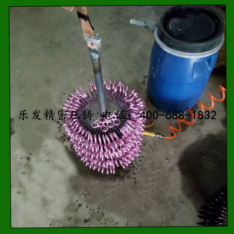 鋁合金指尖陀螺 爆款炫彩三葉陀螺 鋁合金指尖陀螺 爆款炫彩三葉陀螺